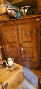 Cintres en bois sculpté, photo 2 sur 4